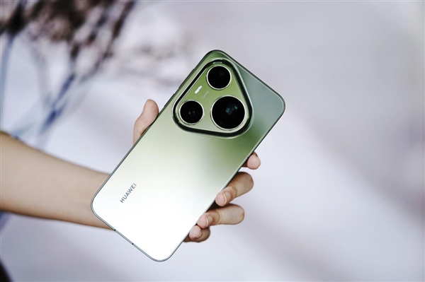 一眼沦陷翡翠湖！华为Pura 90 Pro Max图赏