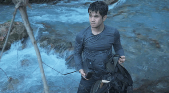 为做游戏喝泥水 吃生鱼！作者荒野求生40天 险些丧命