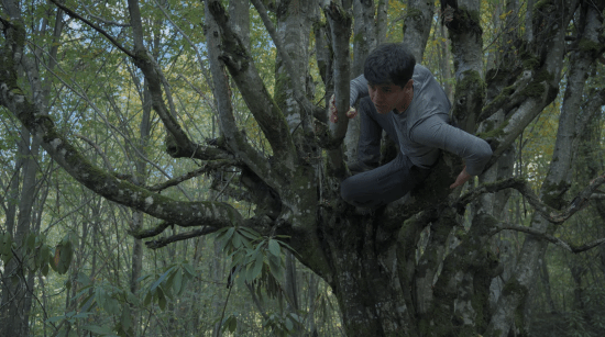 为做游戏喝泥水 吃生鱼！作者荒野求生40天 险些丧命