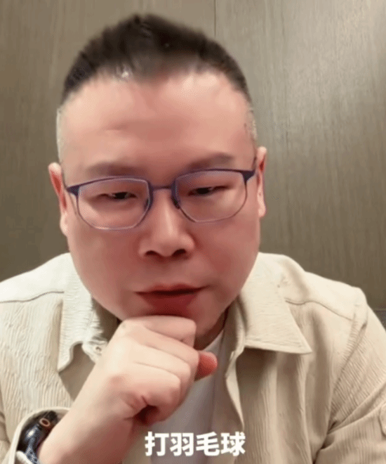 岳云鹏瘦了！自曝减肥秘诀：不吃晚饭 打球暴瘦