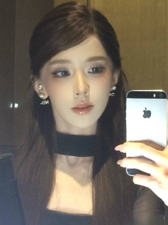 颜值网红迅猛龙开付费直播引争议！美女本人回应来了