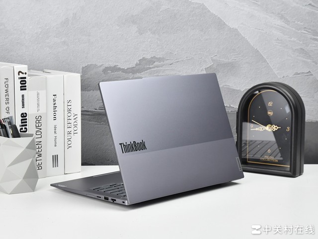 联想ThinkBook 14+ 2024 AI全能本屏幕色彩精准度