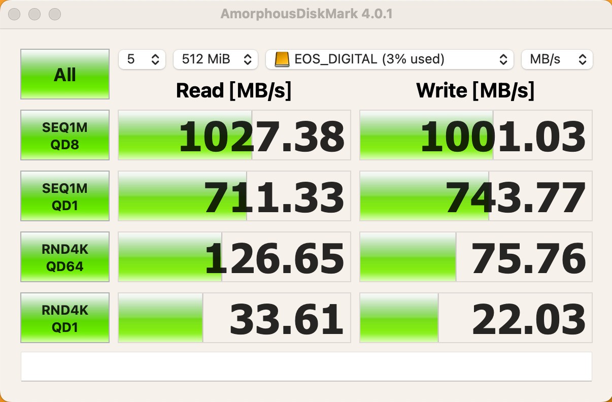 Crystal DiskMark测试界面