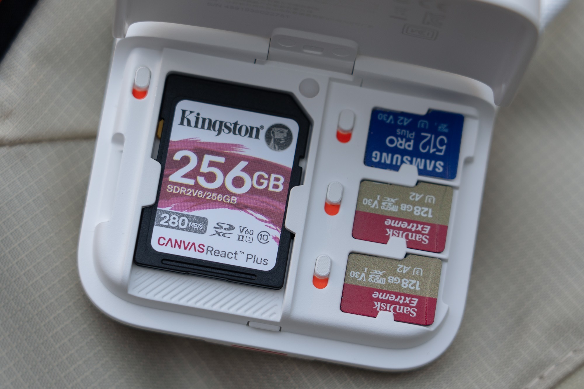 PGYTECH Mini闪传卡盒内部结构