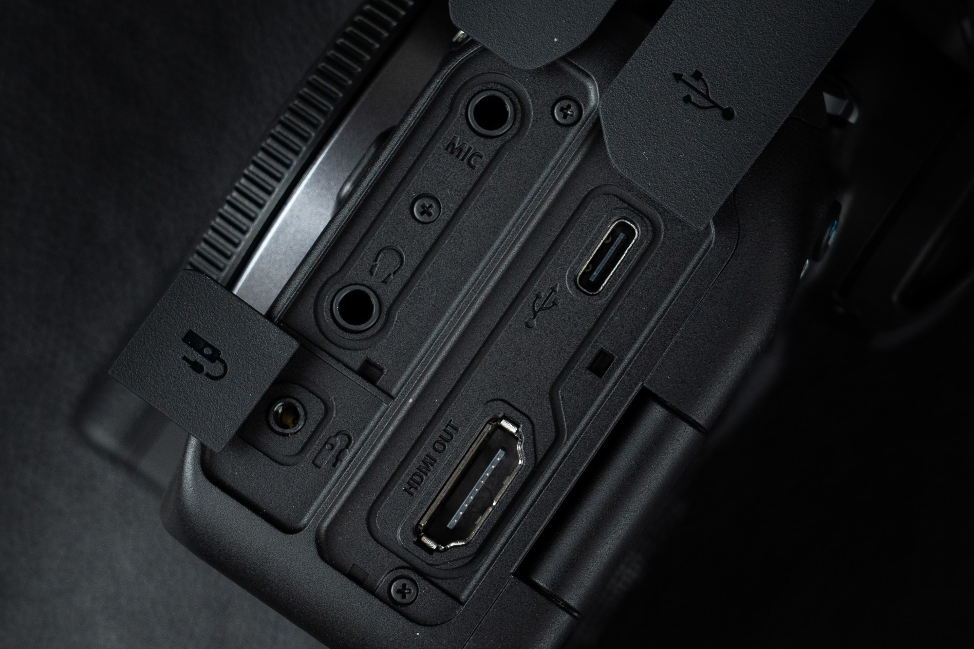 佳能 EOS R6 Mark III 全尺寸 HDMI 接口