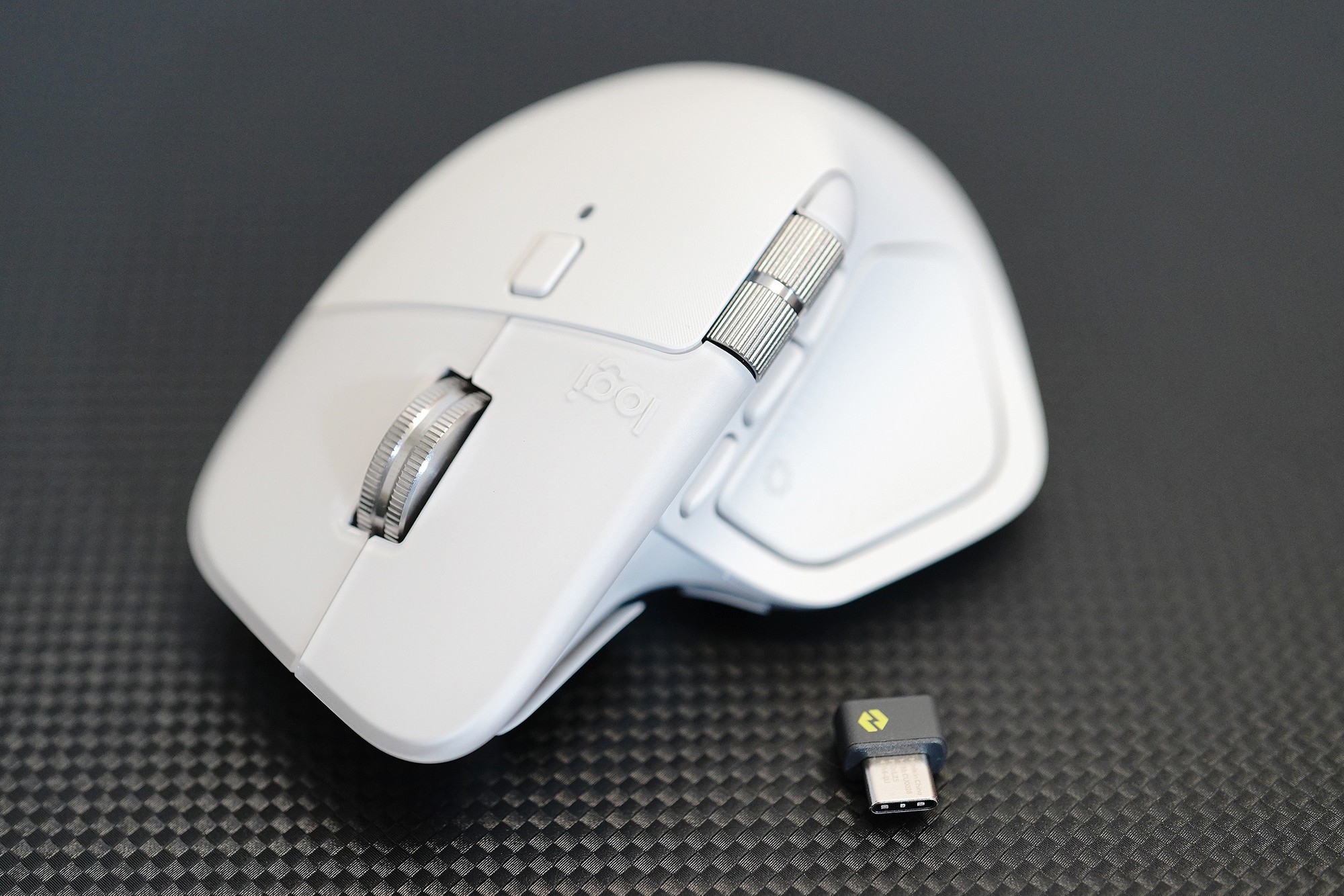 罗技 MX Master 4 白色款