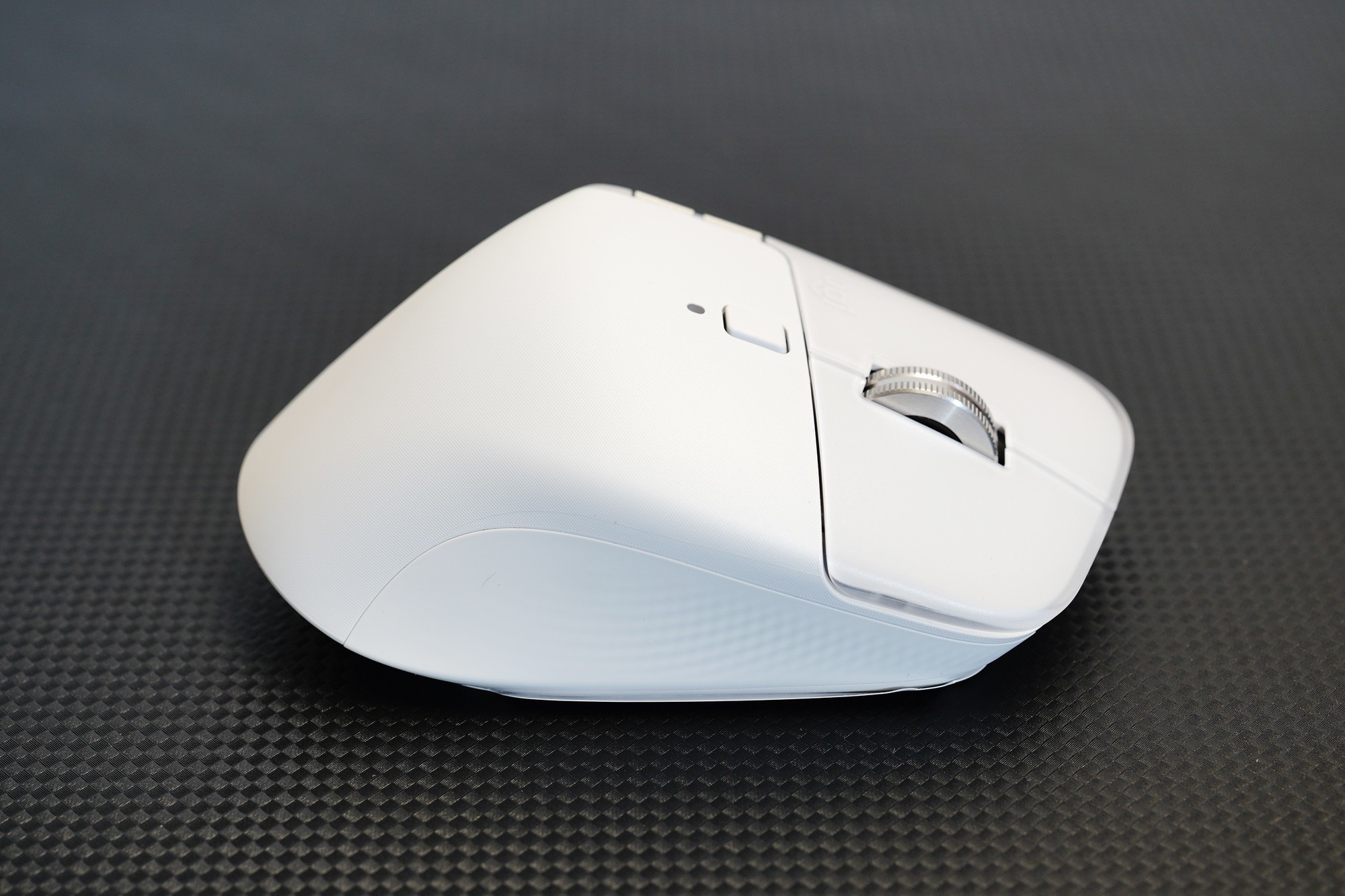 罗技MX Master 4 硅胶防滑设计