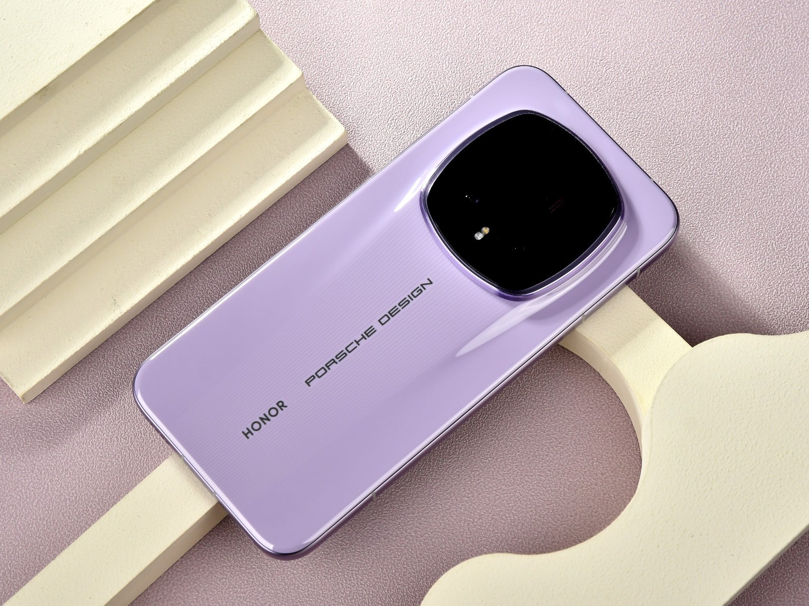 荣耀 Magic8 RSR 保时捷设计