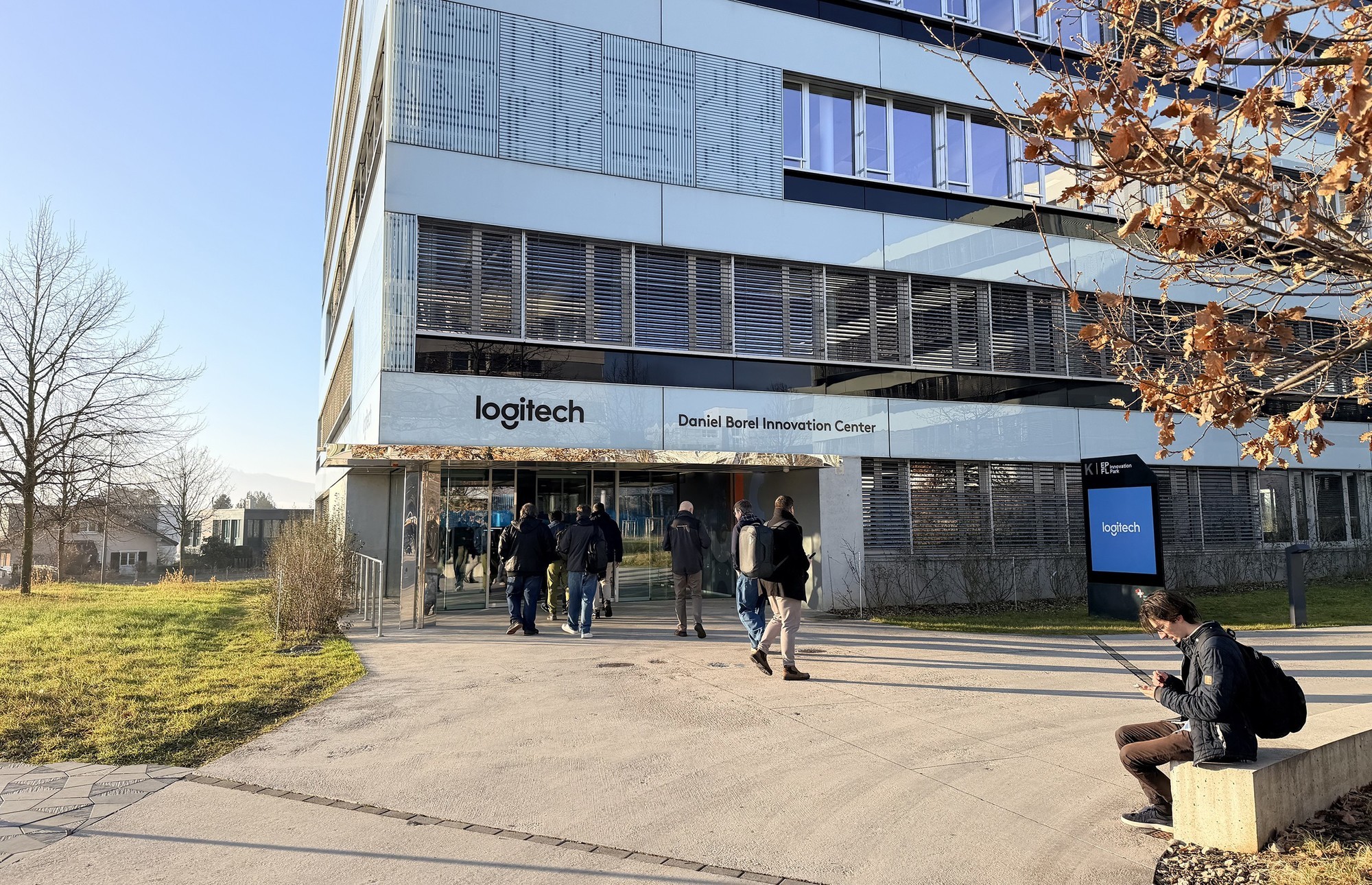 罗技 G PRO X2 SUPERSTRIKE 雪豹 鼠标