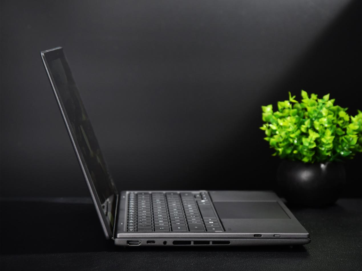 华硕灵耀14 双屏 2026评测：酷睿Ultra X9+双OLED触控屏-满血开启高效生产力