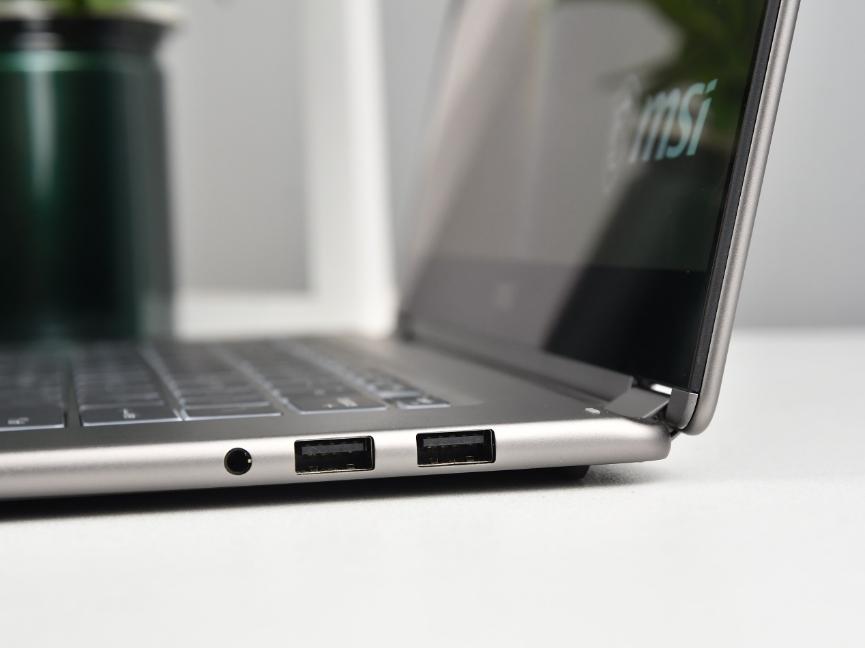 微星尊爵16 Flip AI+ 2026评测：翻转触屏解锁全能生产力