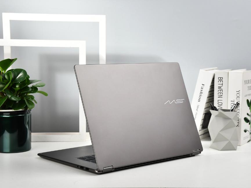 微星尊爵16 Flip AI+ 2026评测：翻转触屏解锁全能生产力