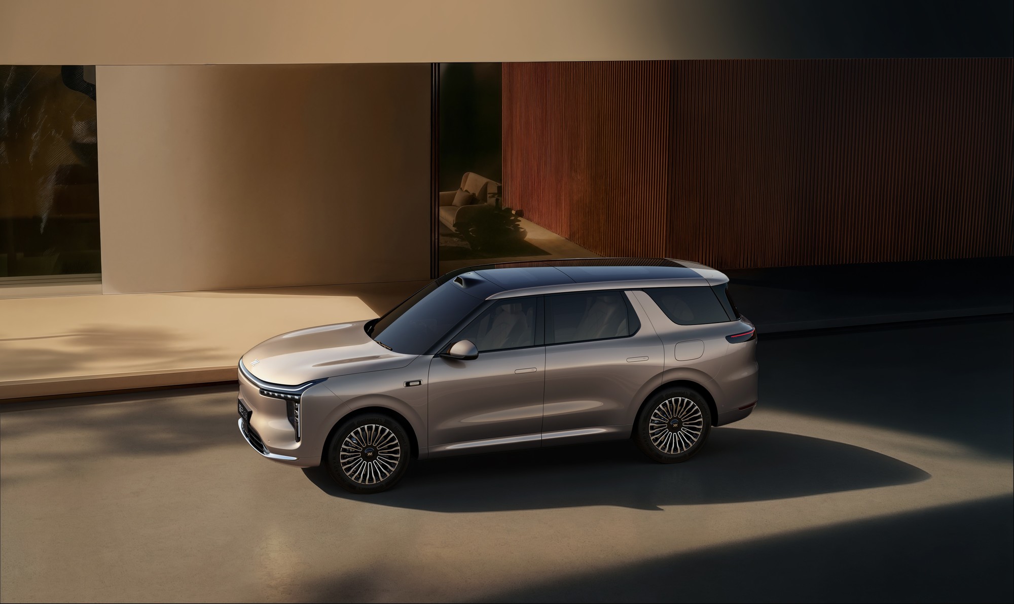 智己LS8前脸设计