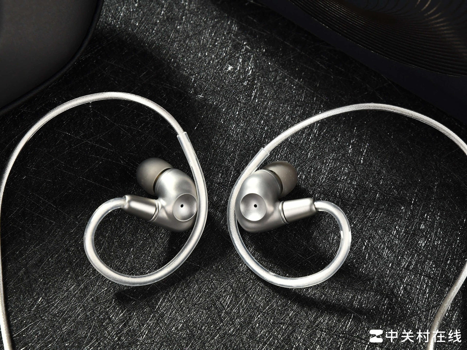 Meze Astru (阿兹朵) 钛合金腔体