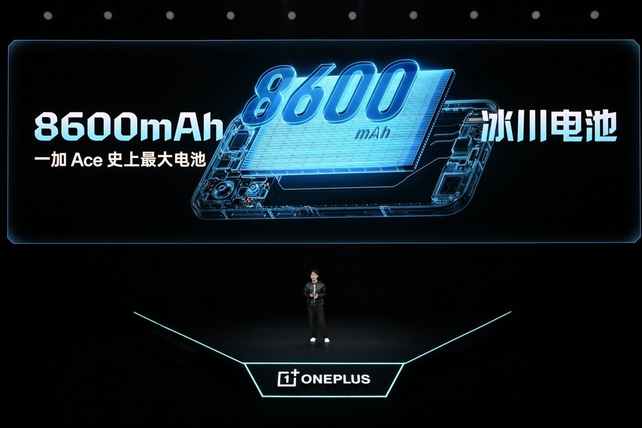 一加 Ace 6 至尊版正式发布：为射击游戏而生的双形态新装备