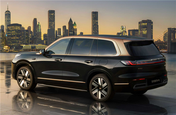 吉利银河M9黑金智曜版内饰