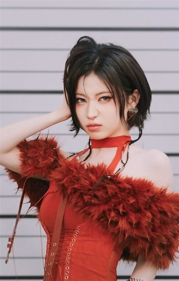 韩国女团成员Asa新福利图 红艳妆造好似艾达王闪现