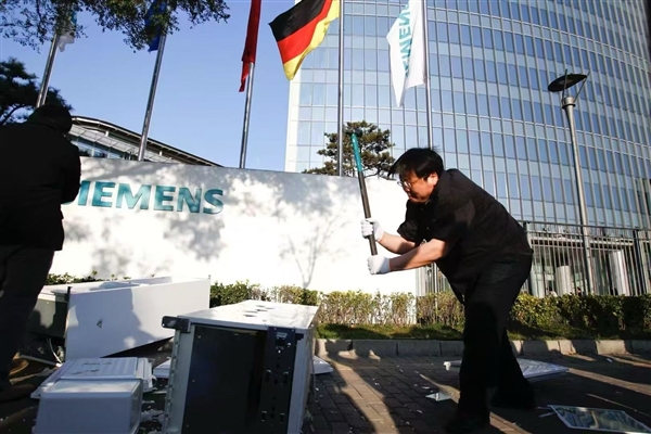 罗永浩再次炮轰西门子iQ100冰箱：设计劣质、集体爆雷！