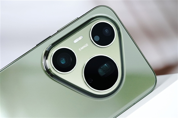 一眼沦陷翡翠湖！华为Pura 90 Pro Max图赏