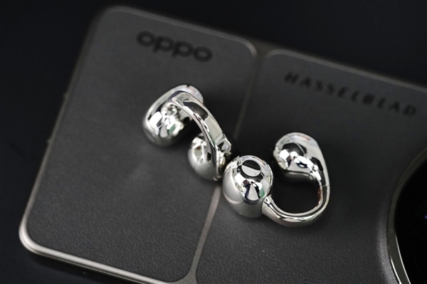 5.2g轻如耳环！OPPO Enco Clip2图赏