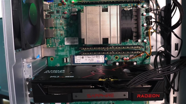 龙芯内核授权：俄罗斯自研CPU游戏实测！《巫师3》能到38FPS