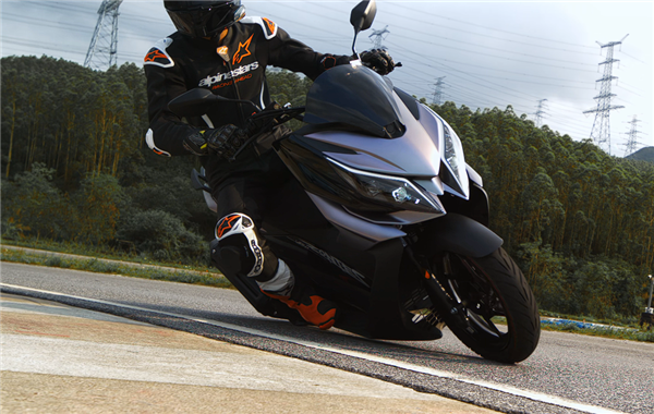 升仕又砸场子了！全铝框架运动踏板摩托150V上市：只卖11800元