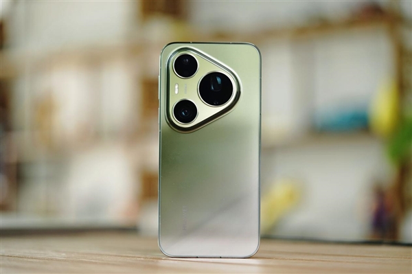 一眼沦陷翡翠湖！华为Pura 90 Pro Max图赏