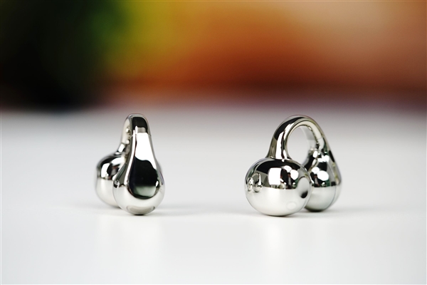 5.2g轻如耳环！OPPO Enco Clip2图赏