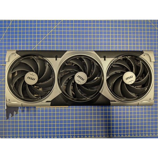 坏卡卖半价还不让退！商家开卖故障RTX 5090：比全新RTX 5080还贵