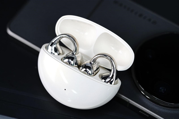 5.2g轻如耳环！OPPO Enco Clip2图赏