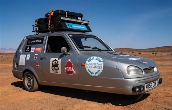 没空调一路修车还差点被空袭送走 两男子开三蹦子成功穿越非洲！