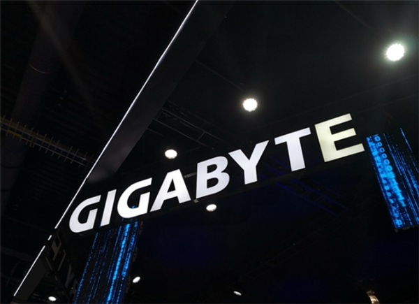 成本更低的DDR5来了！技嘉Intel主板解锁HUDIMM支持：还能混插扩容