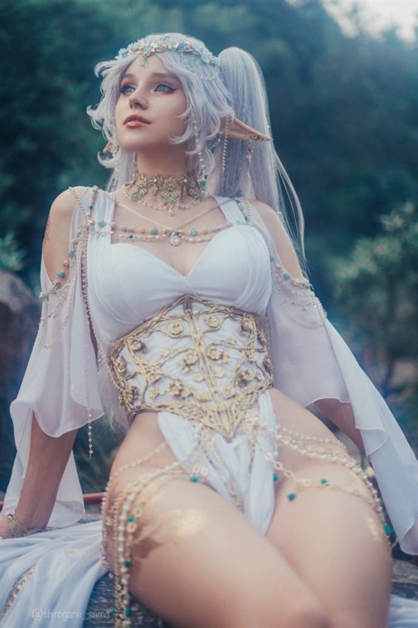 《生化危机9》格蕾丝Cos美图欣赏：女主很诱惑