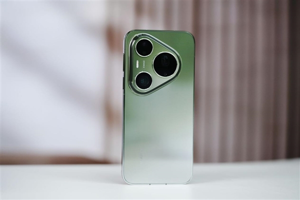 一眼沦陷翡翠湖！华为Pura 90 Pro Max图赏