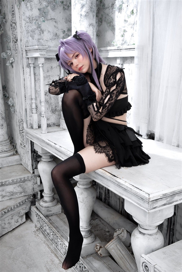 《生化4RE》阿什莉体模COS妮姬新装 黑衣黑丝很诱人