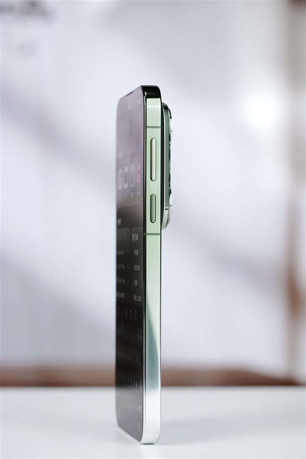 一眼沦陷翡翠湖！华为Pura 90 Pro Max图赏