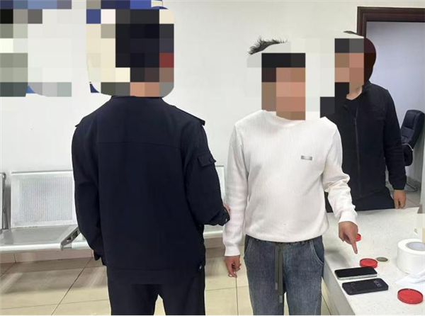 警方通报虚假摆拍事件