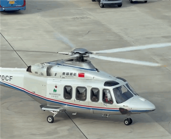 真把车主宠上天！比亚迪派直升机接10名腾势D9老车主参加发布会