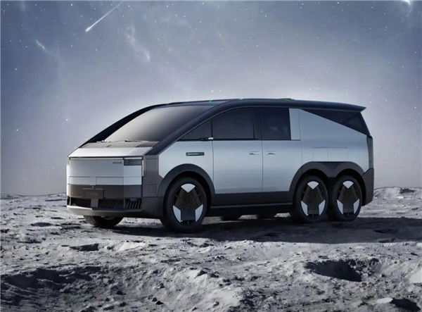 耗时13年迭代七代！何小鹏坦言飞行汽车研发非常困难：年末首款产品量产