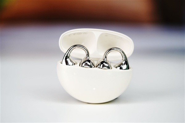 5.2g轻如耳环！OPPO Enco Clip2图赏