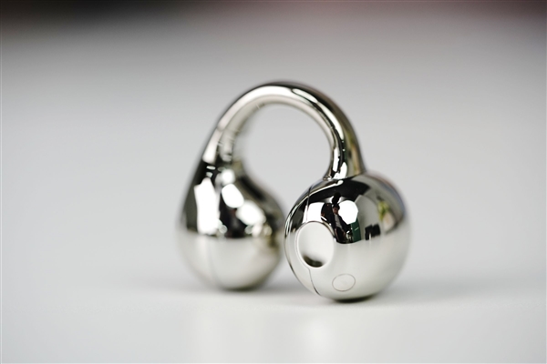 5.2g轻如耳环！OPPO Enco Clip2图赏