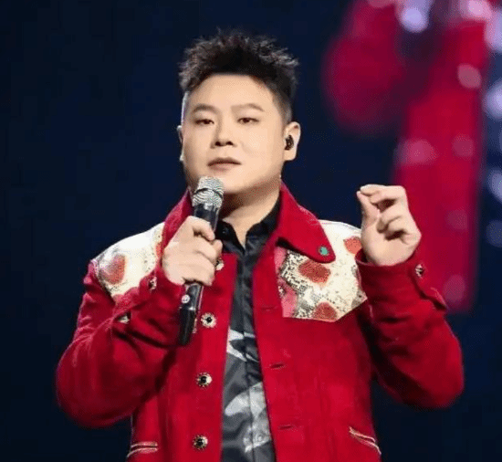 岳云鹏瘦了！自曝减肥秘诀：不吃晚饭 打球暴瘦