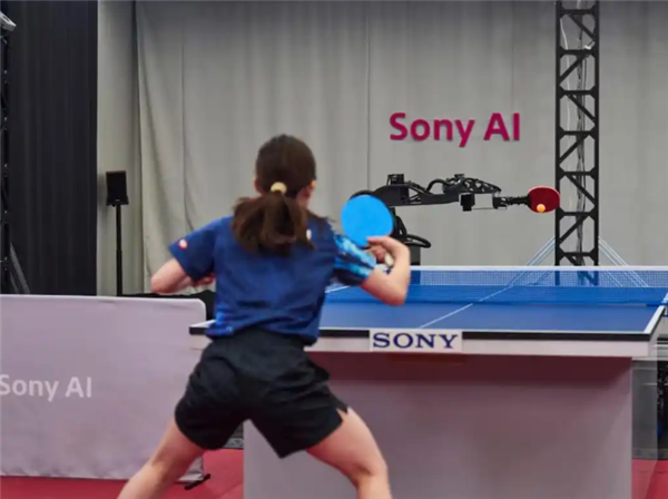 索尼9眼8臂乒乓球机器人击败日本顶尖选手 却遭专家质疑：靠硬件物理作弊 取胜并不公平