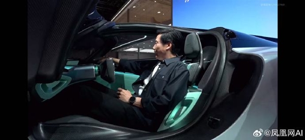 雷军试驾小米超跑VGT上车被卡：网友直呼佐证雷总身高181cm