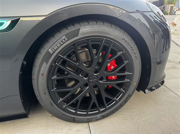 华为全家桶上车！启境GT7实车亮相：2.98秒破百的新一代智能猎装车