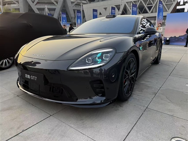 华为全家桶上车！启境GT7实车亮相：2.98秒破百的新一代智能猎装车
