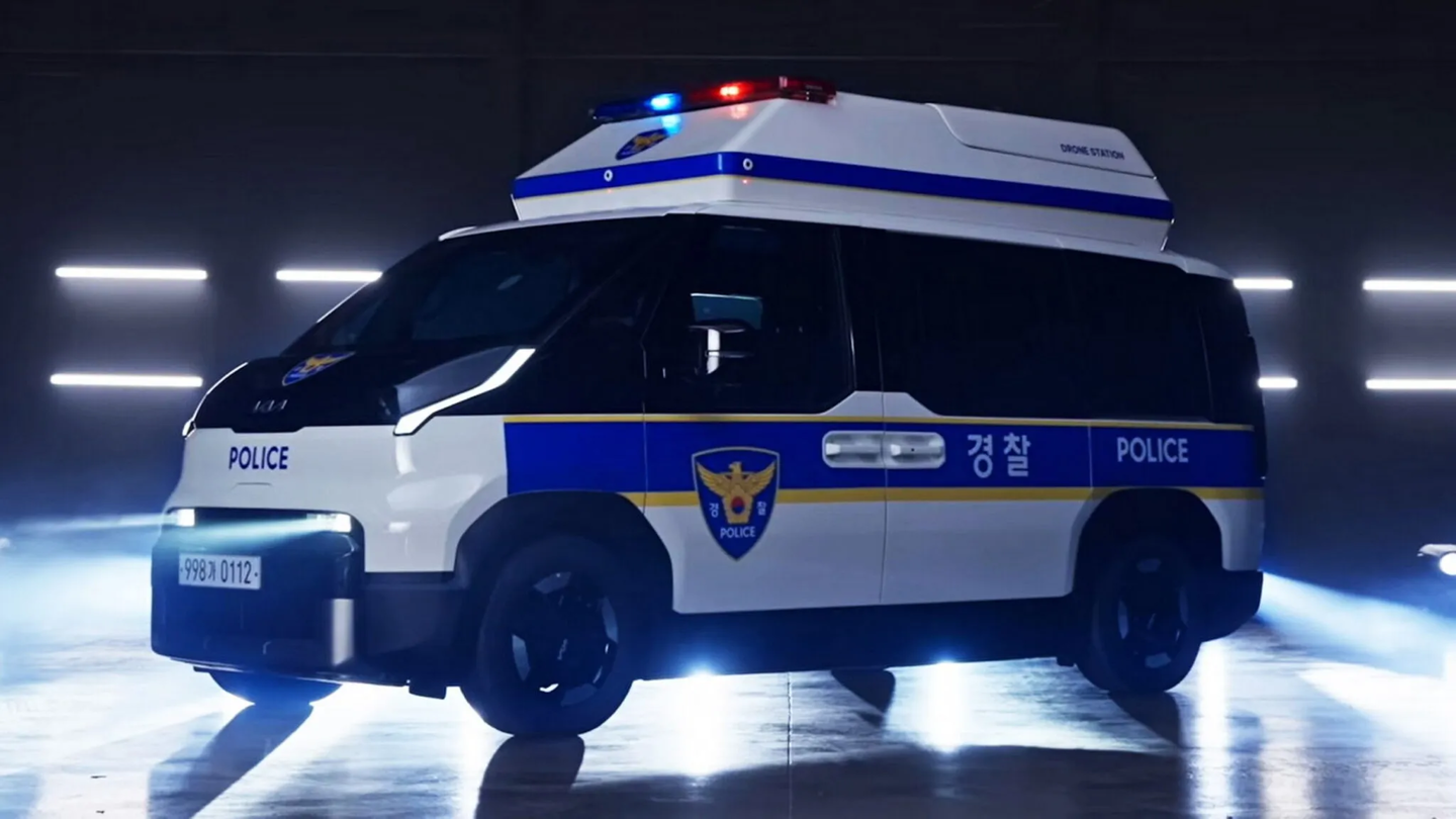 起亚 PV5 AI 警车
