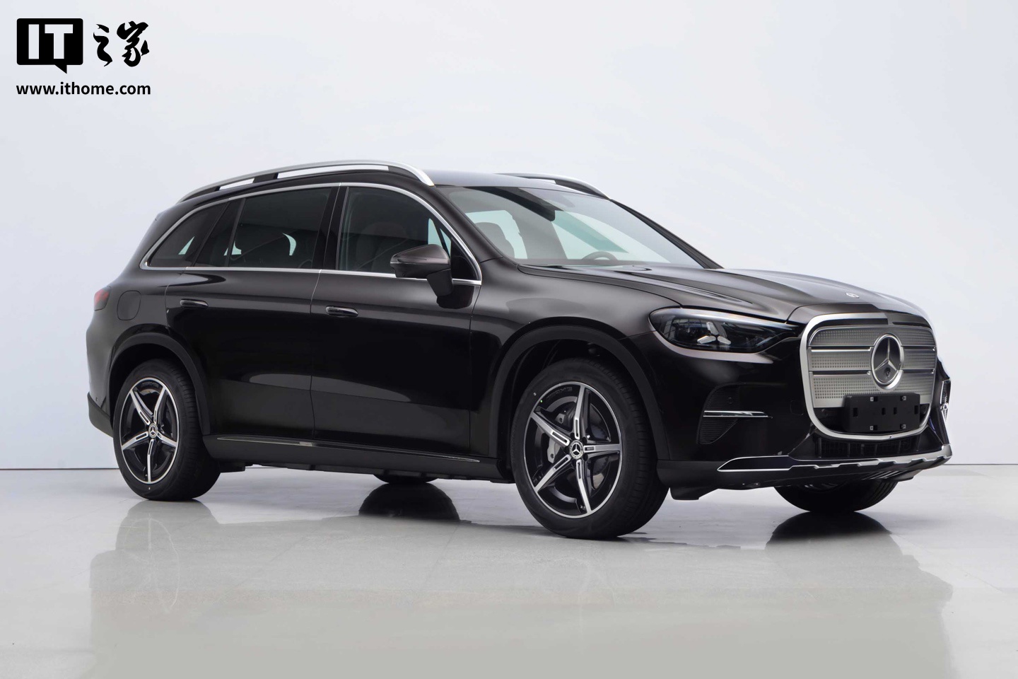 全新梅赛德斯-奔驰长轴距纯电 GLC SUV