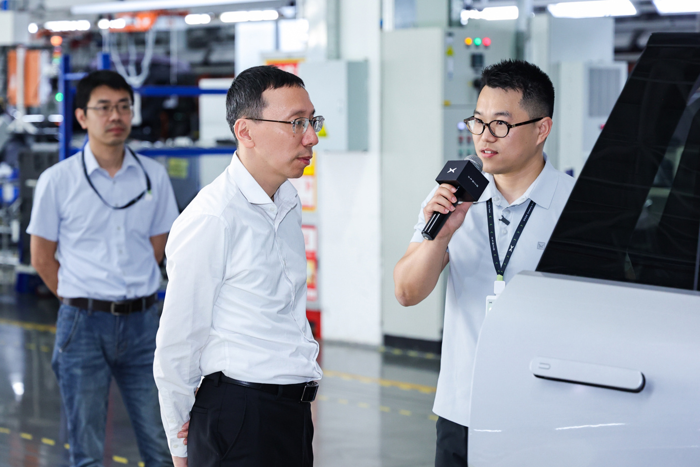 小鹏 GX Robotaxi 道路测试