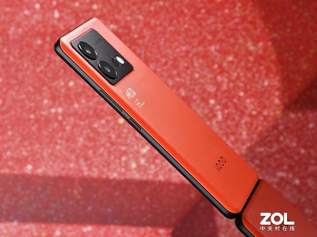 iQOO Neo8 Pro 底部接口